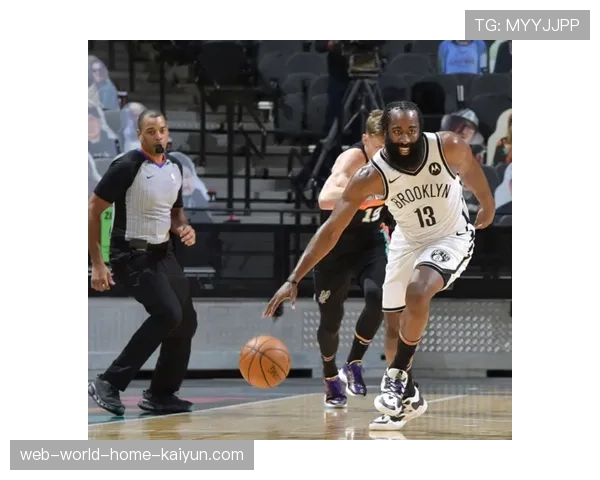 篮网重建期获阿巴基次轮 年轻战力添加与薪资空间保持 篮网重建期获阿巴基次轮 年轻战力添加与薪资空间保持